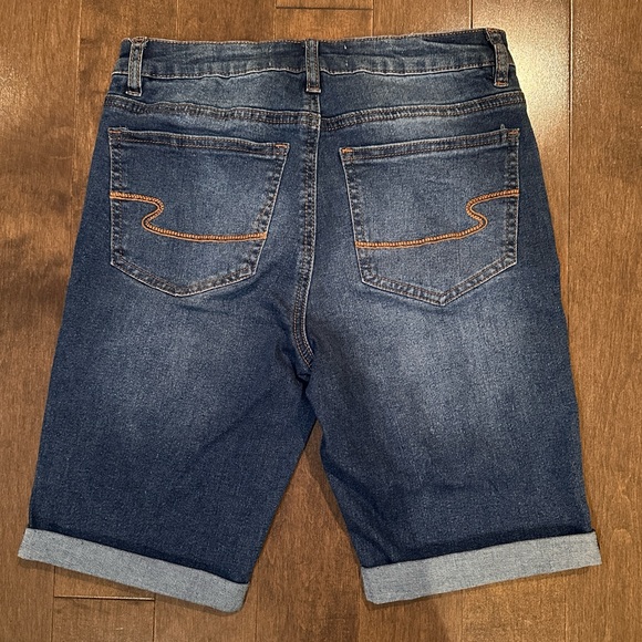 Bermuda dark wash jean shorts - Picture 2 of 4